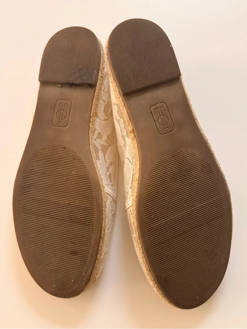 Jennifer Lopez Lace Espadrille Flats in Cream size 8.5